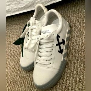 Off White Women’s Sneaker size 38